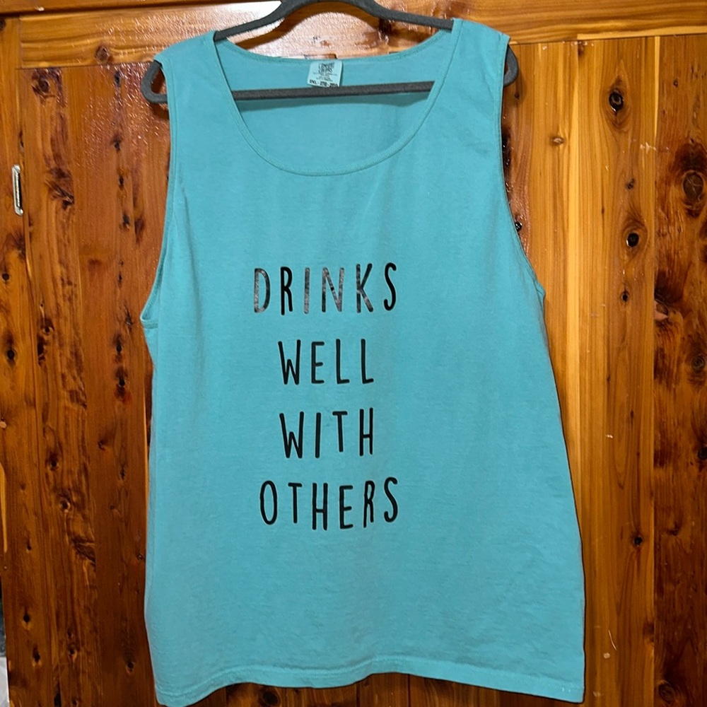 Ladies Tank Top “Drinks Well” 2XL